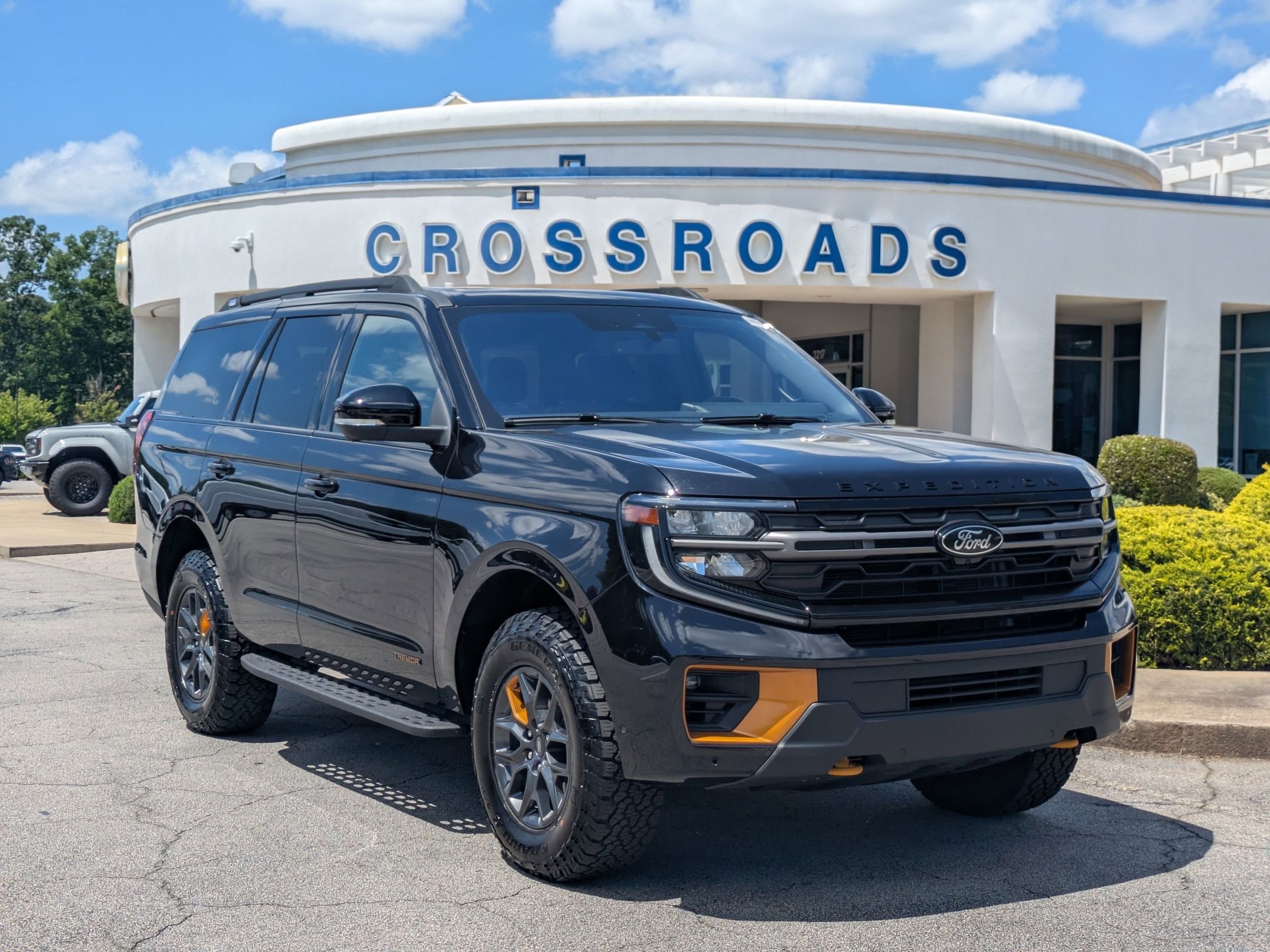 Used 2025 Ford Expedition Tremor AWD/4WD image 1