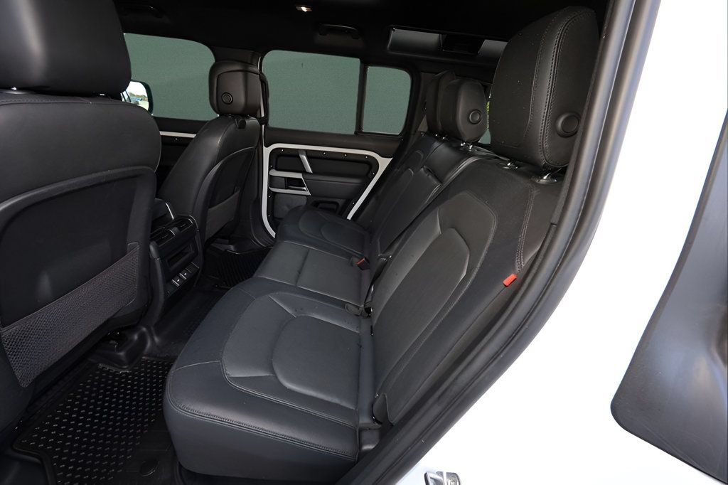 Used 2023 Land Rover Defender 110 X-Dynamic SE AWD/4WD image 14