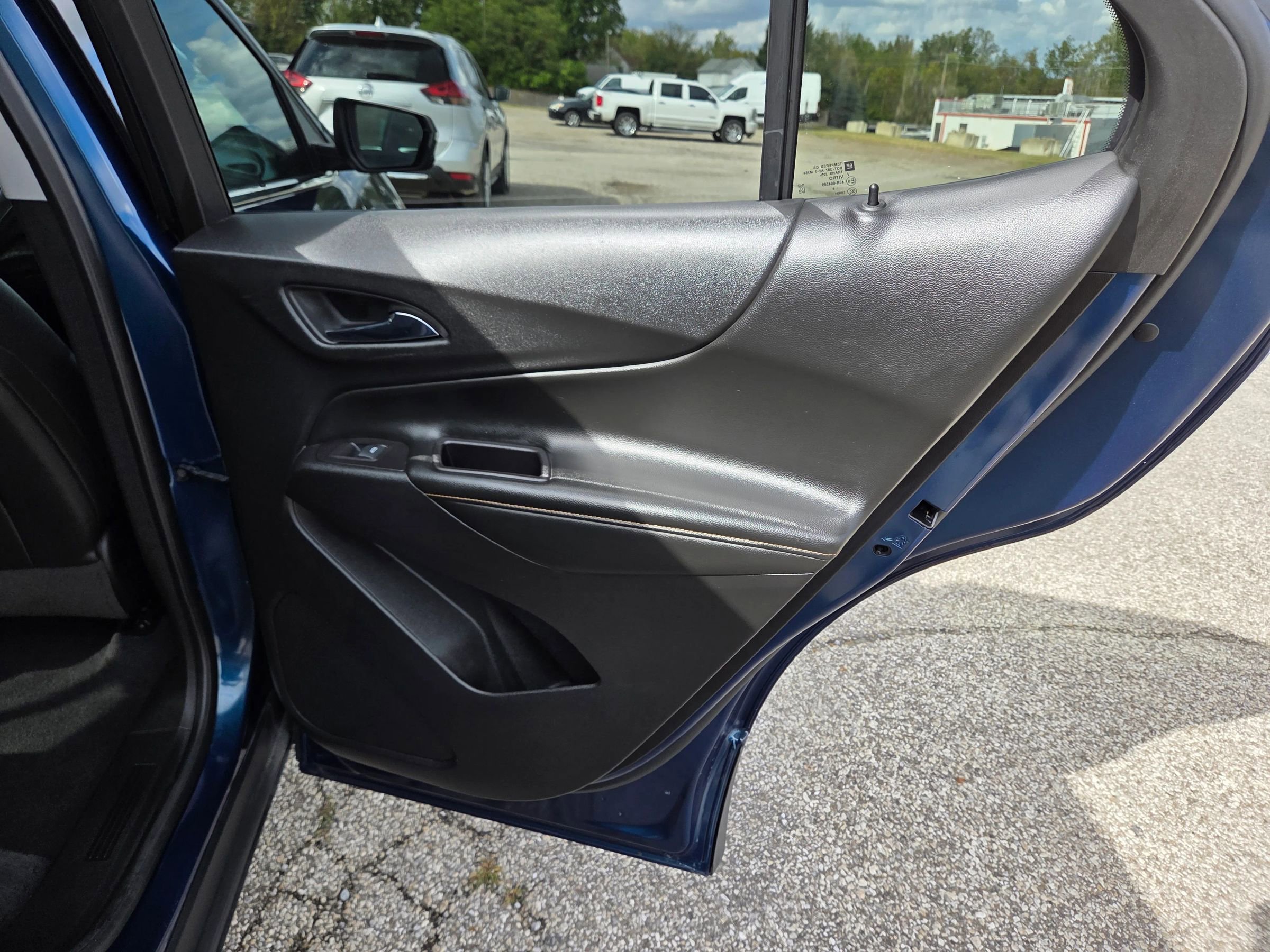 Used 2020 Chevrolet Equinox Premier image 19