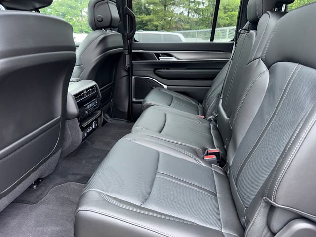 New 2025 Jeep Wagoneer 4WD w/ Premium Group I image 23