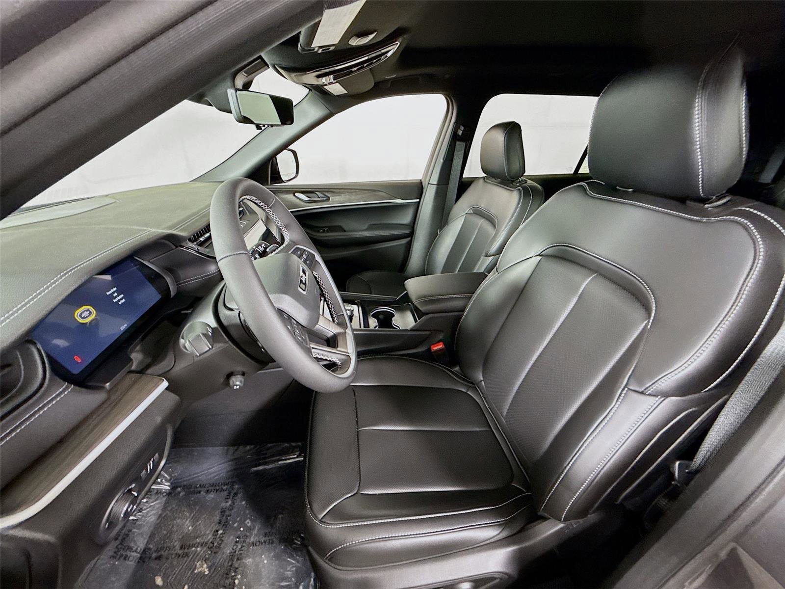 New 2026 Jeep Grand Cherokee L Limited w/ Luxury Tech Group II image 16