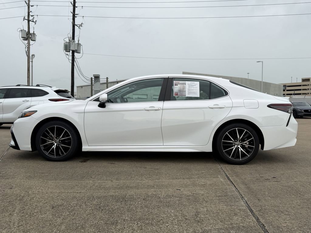 Used 2024 Toyota Camry SE FWD image 6