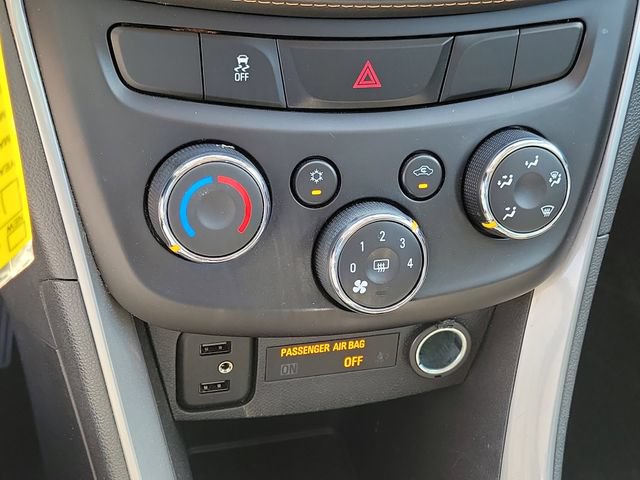 Used 2020 Chevrolet Trax LS w/ LPO, Cargo Package FWD image 12