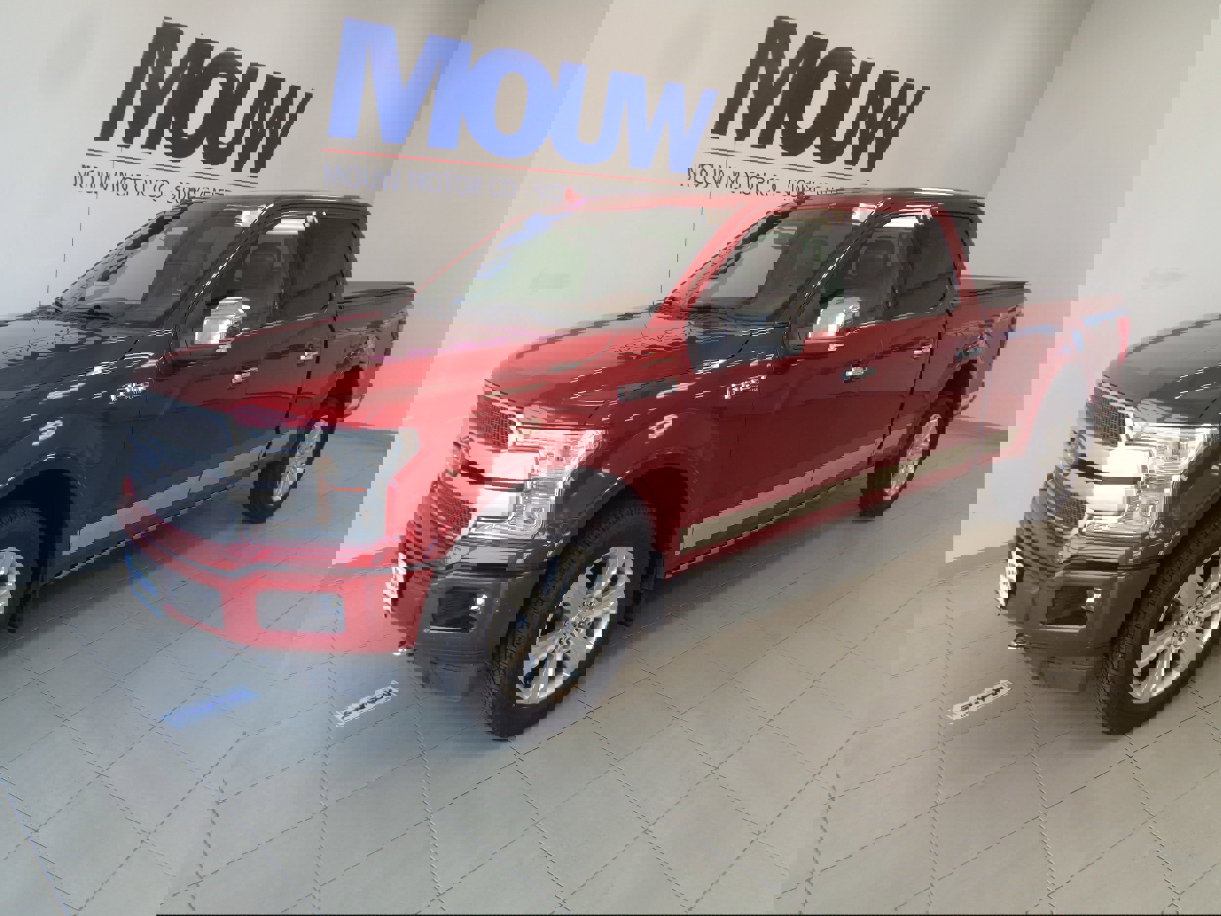 Used 2018 Ford F150 Platinum image 2