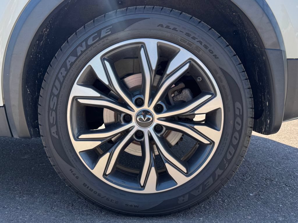 Used 2019 INFINITI QX30 AWD w/ Proassist Package image 12