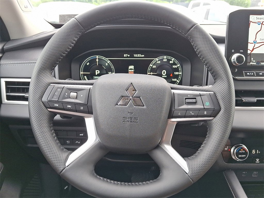 New 2025 Mitsubishi Outlander SE image 9