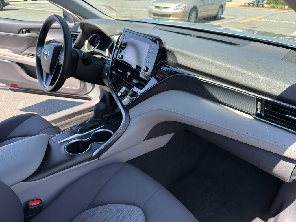 Used 2024 Toyota Camry LE image 31