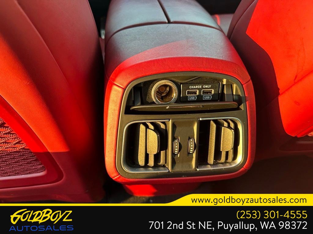 Used 2017 Maserati Levante w/ Sport Package image 12