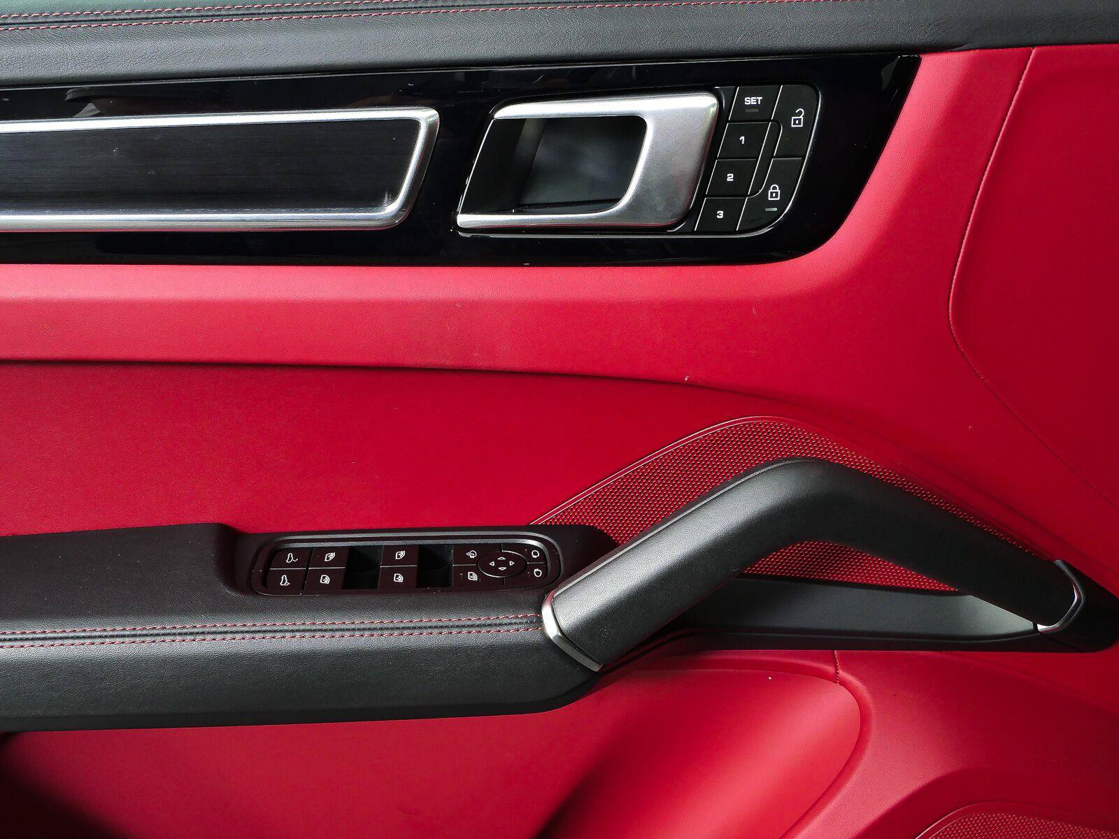 Used 2023 Porsche Cayenne GTS AWD/4WD image 6