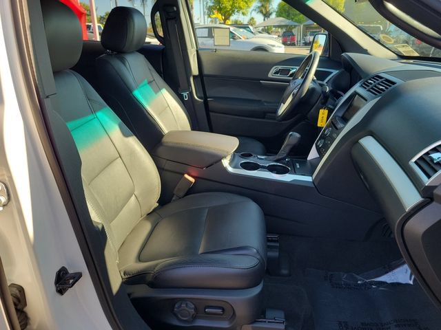 Used 2015 Ford Explorer XLT w/ Equipment Group 202A FWD image 17