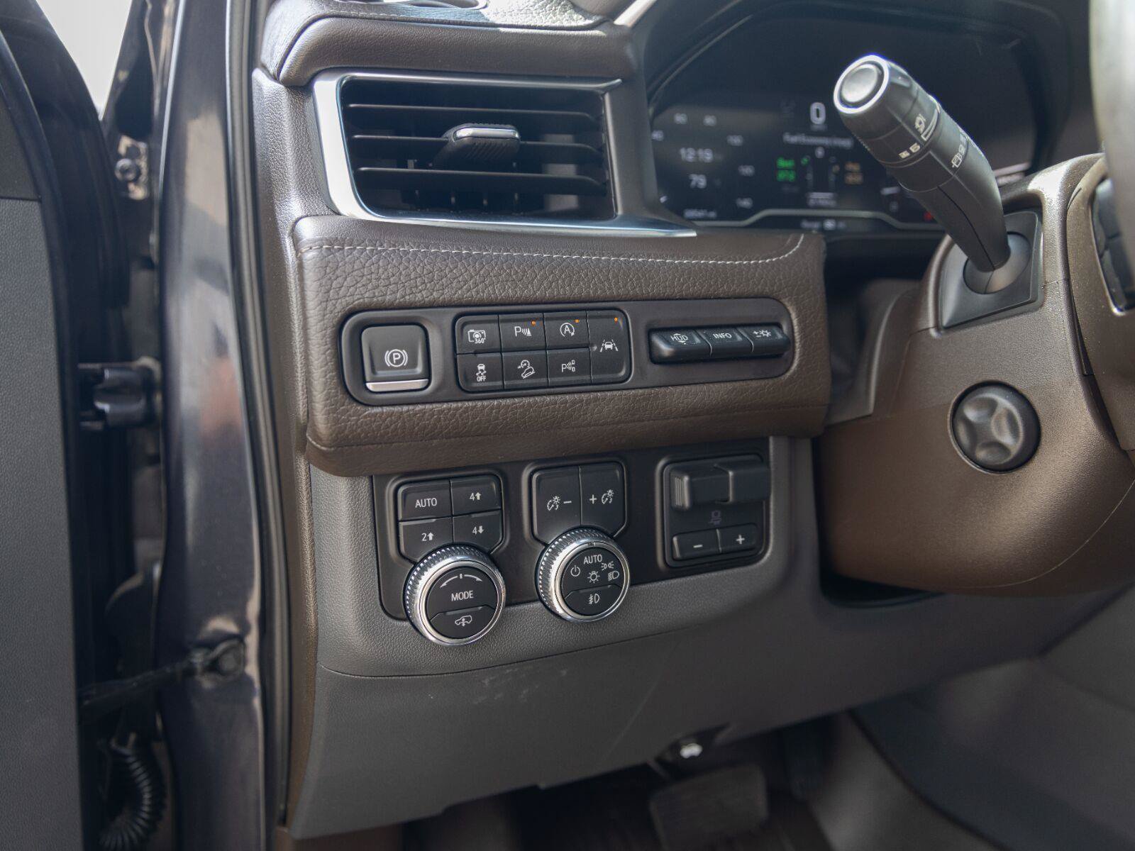 Used 2023 GMC Yukon Denali w/ Denali Reserve Package AWD/4WD image 19