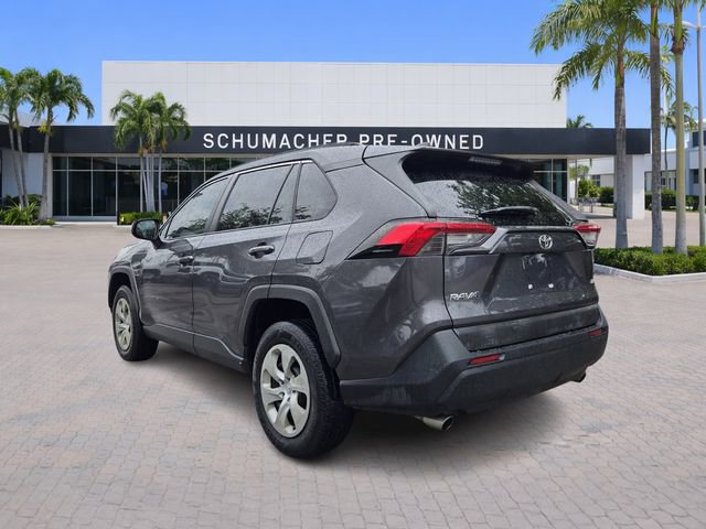 Used 2019 Toyota RAV4 LE FWD image 5