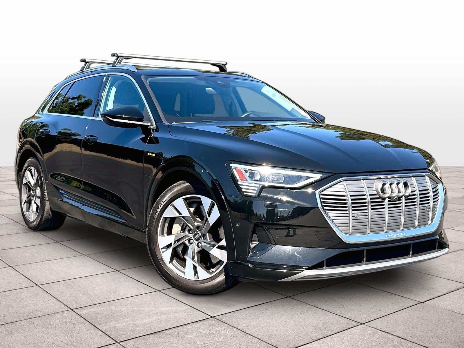 Used 2023 Audi e-tron Premium Plus w/ Premium Plus Package AWD/4WD image 2