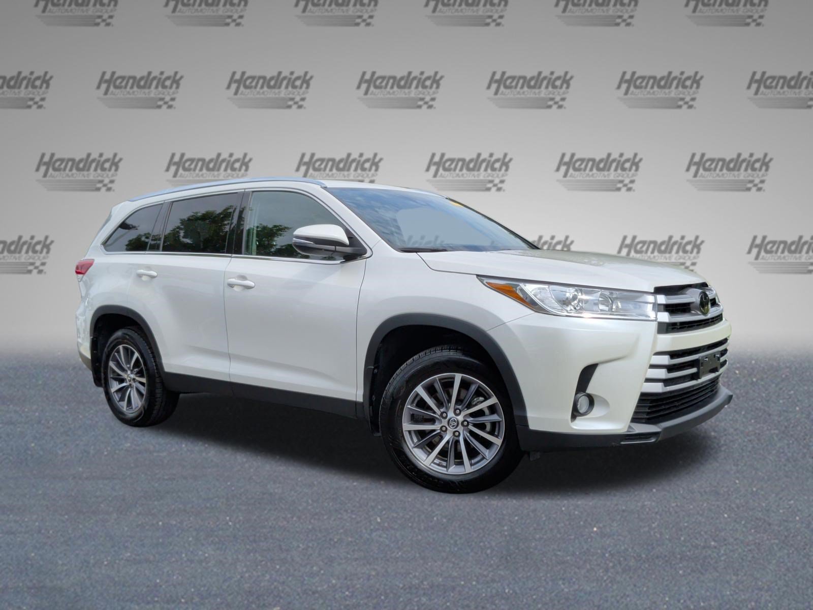 Used 2019 Toyota Highlander XLE AWD/4WD image 2