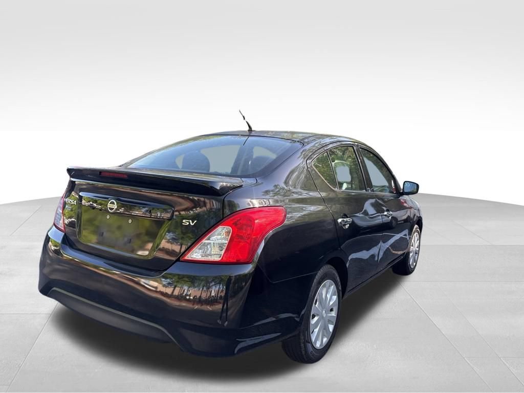 Used 2019 Nissan Versa SV FWD image 5