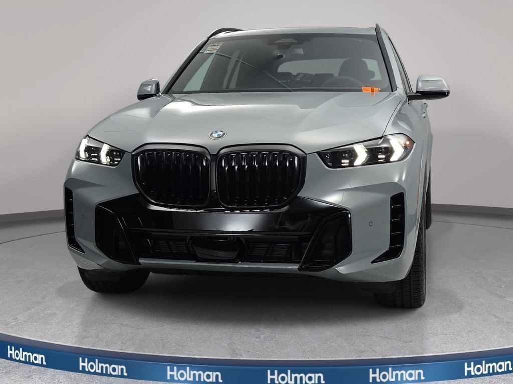 New 2026 BMW X5 xDrive40i w/ M Sport Package AWD/4WD image 2