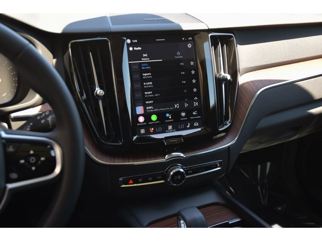 Used 2023 Volvo XC60 B5 Plus w/ Climate Package AWD/4WD image 19