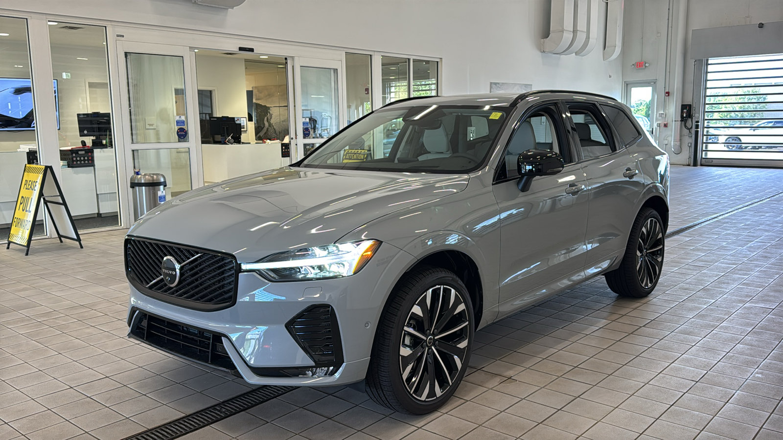New 2026 Volvo XC60 B5 Ultra w/ Protection Package Premier AWD/4WD image 9