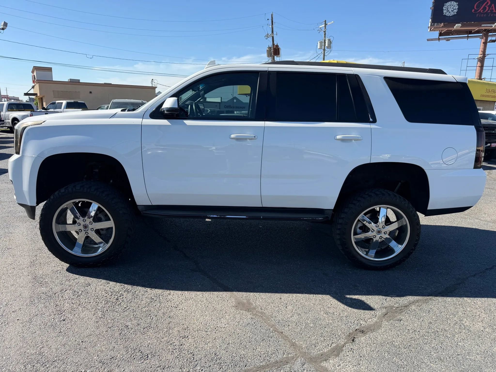 Used 2015 GMC Yukon SLE w/ Convenience Package AWD/4WD image 2