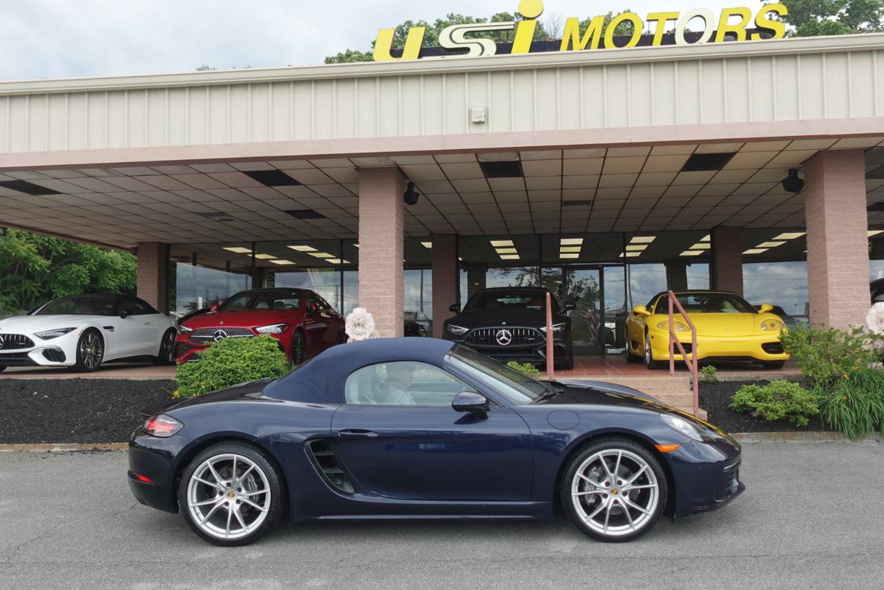 Used 2018 Porsche 718 Boxster RWD image 23