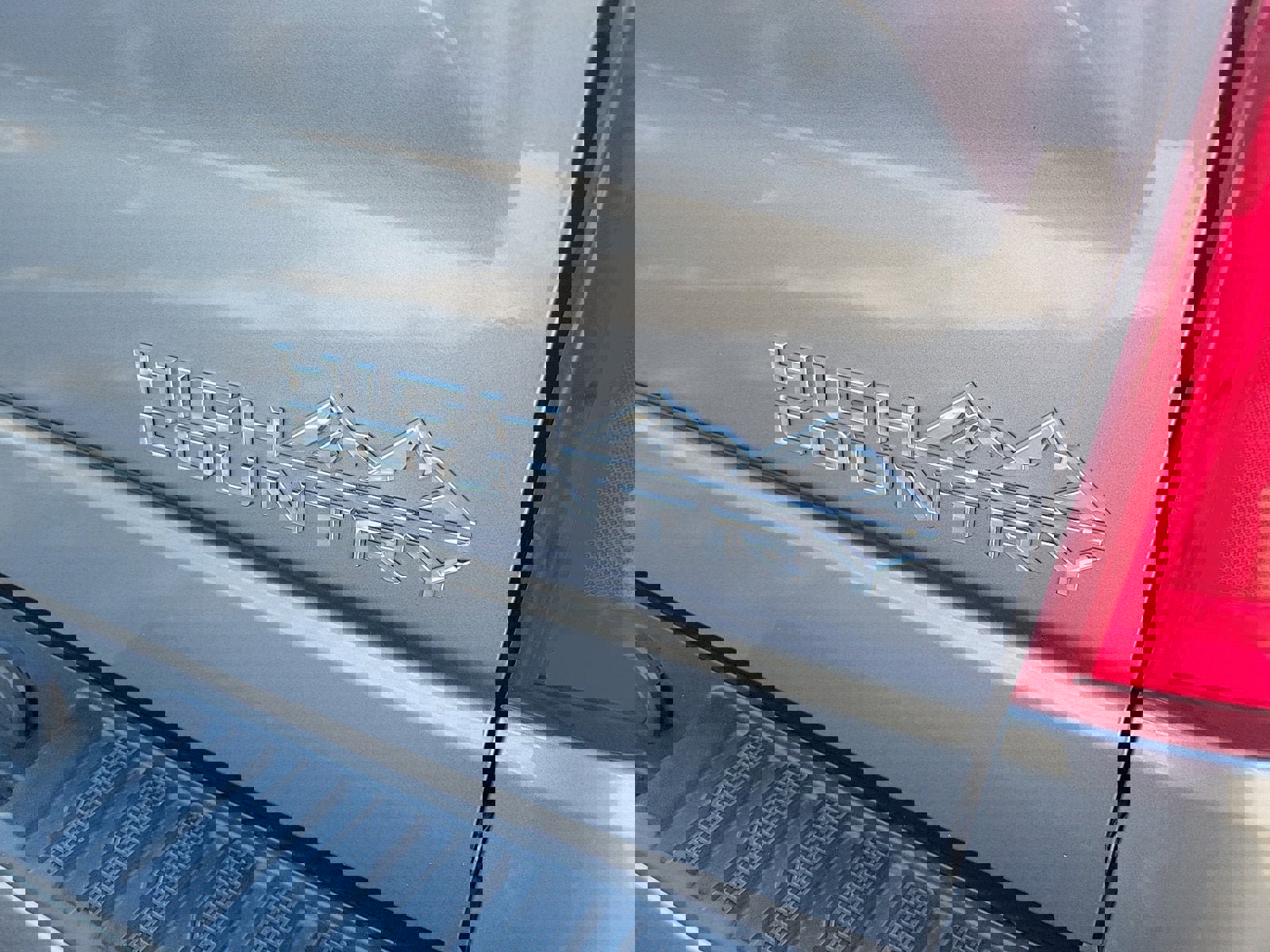 Used 2019 Chevrolet Silverado 1500 High Country w/ Technology Package image 7