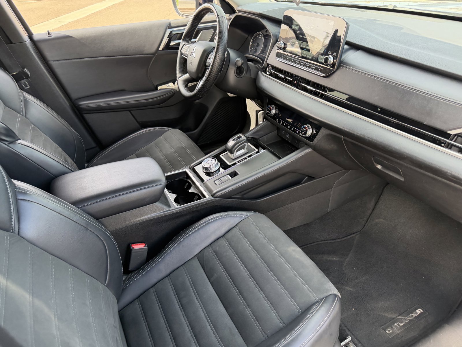 Used 2024 Mitsubishi Outlander SE AWD/4WD image 13