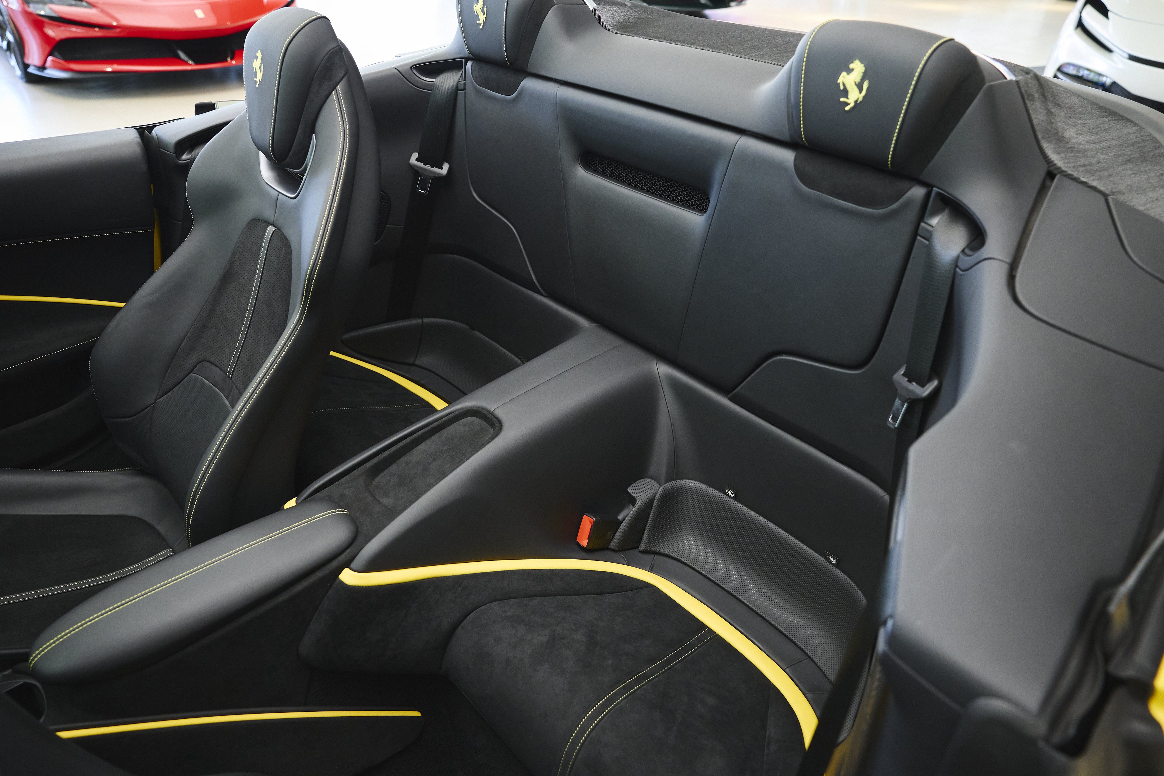 Used 2025 Ferrari Roma Spider RWD image 41