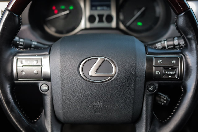 Used 2017 Lexus GX 460 Premium w/ Premium Package AWD/4WD image 31