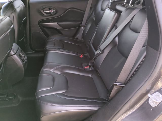 Used 2021 Jeep Cherokee Latitude Plus AWD/4WD image 25