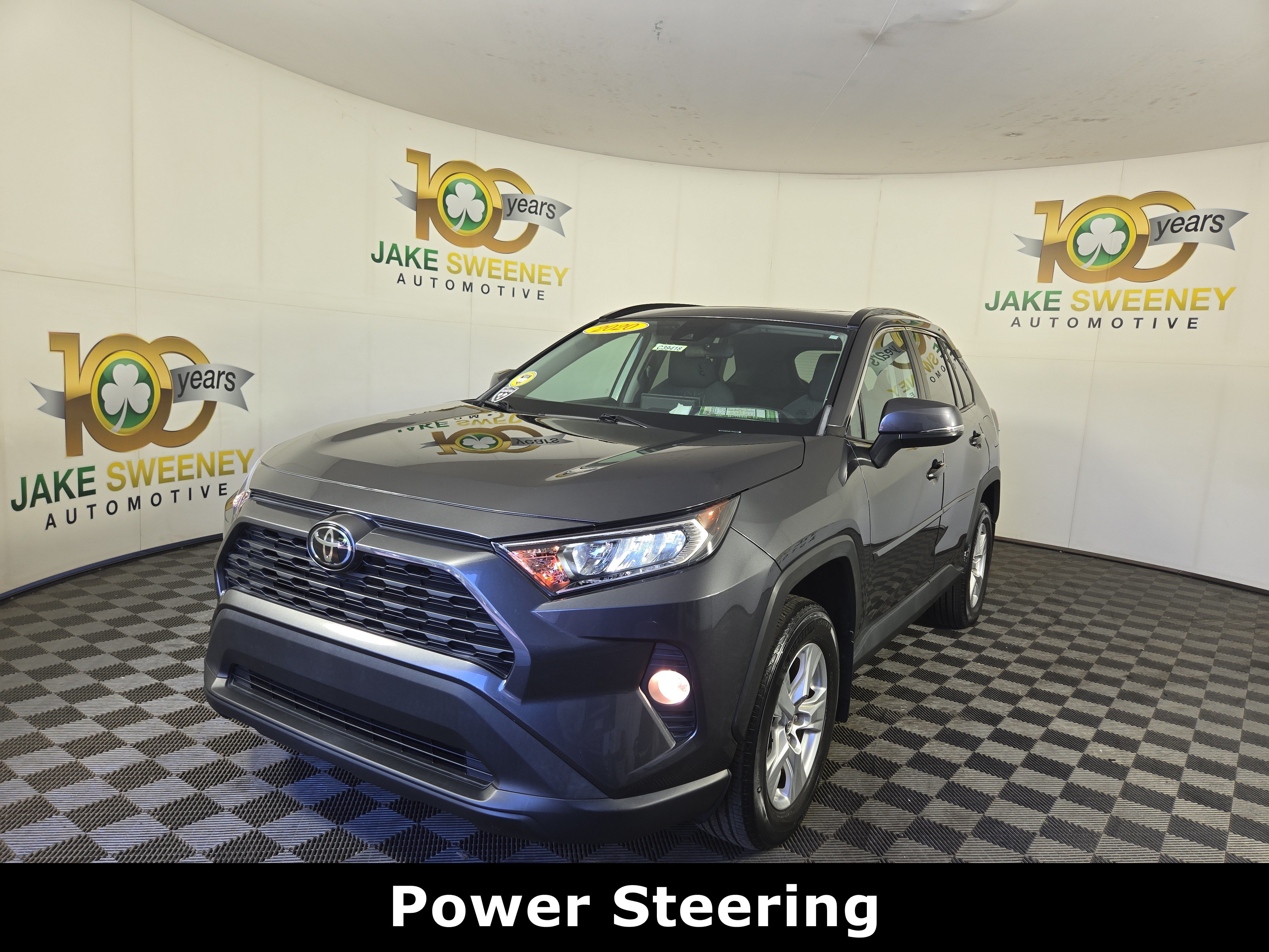 Used 2020 Toyota RAV4 XLE w/ Convenience Package FWD image 4