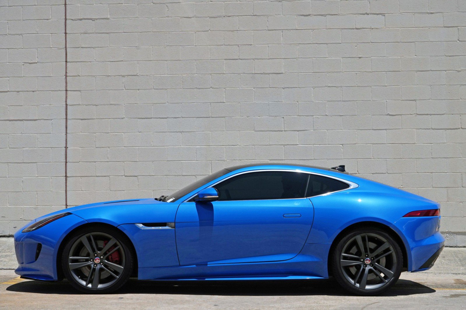 Used 2017 Jaguar F-TYPE S British Design Edition RWD image 10