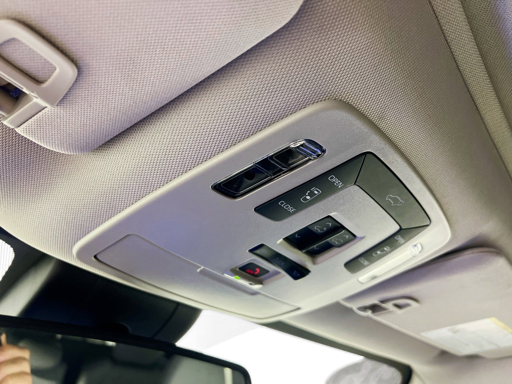 Used 2026 Toyota Sienna XLE FWD image 22