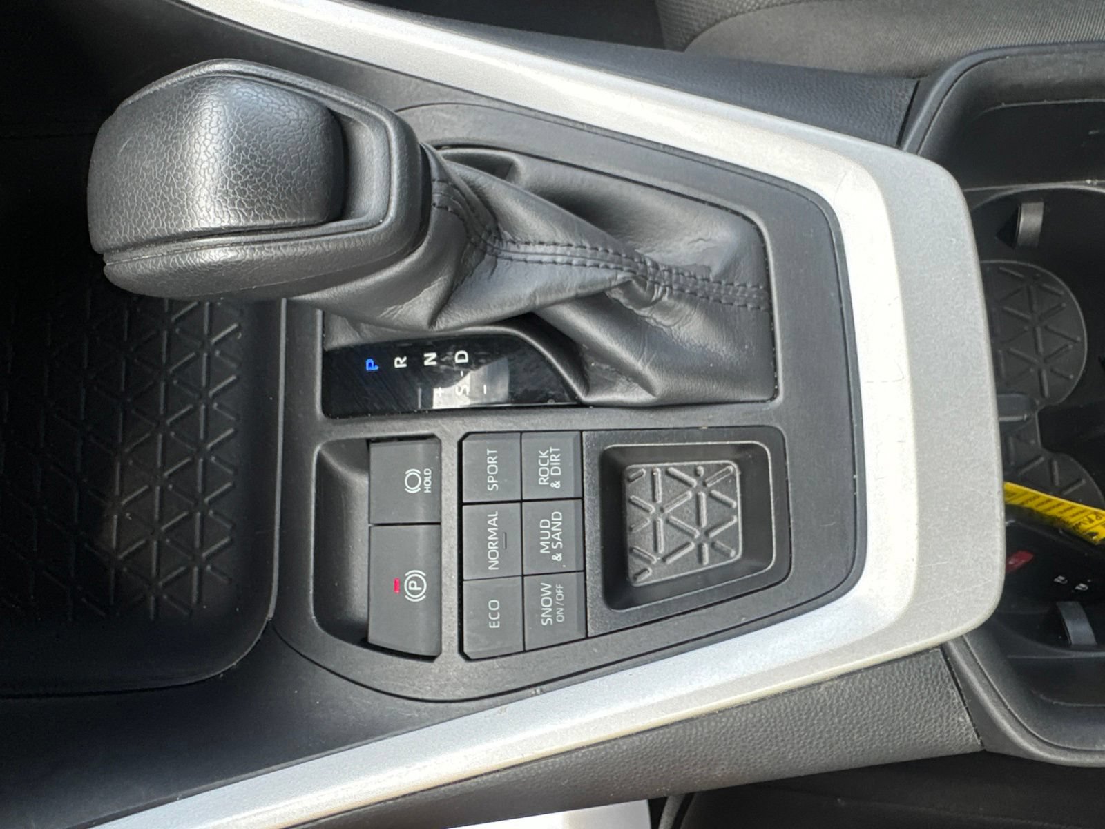 Used 2024 Toyota RAV4 XLE AWD/4WD image 29