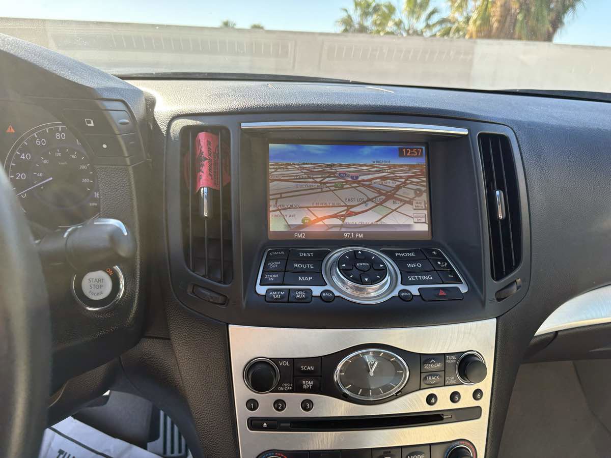 Used 2014 INFINITI Q60 Journey w/ Premium Package image 29