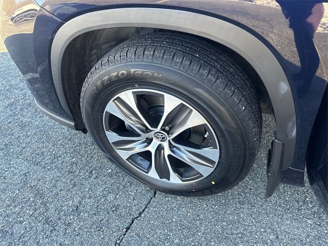 Used 2021 Toyota Highlander XLE image 34