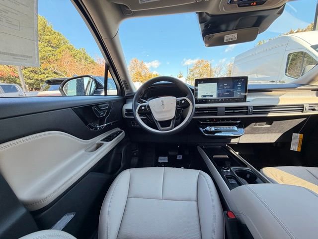 New 2026 Lincoln Corsair Premiere image 9