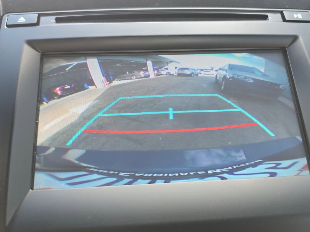 Used 2017 Toyota Camry LE image 5