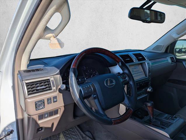 Used 2010 Lexus GX 460 image 12