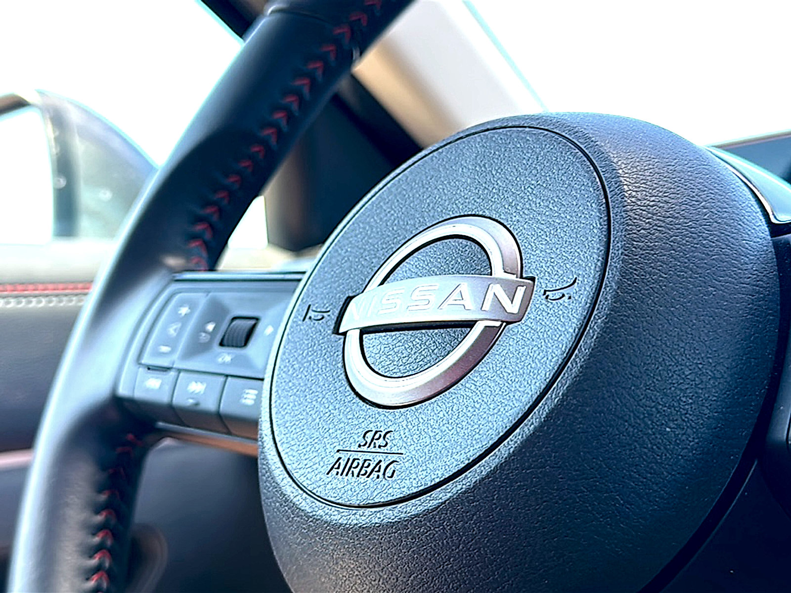 Certified 2025 Nissan Kicks SR FWD image 26