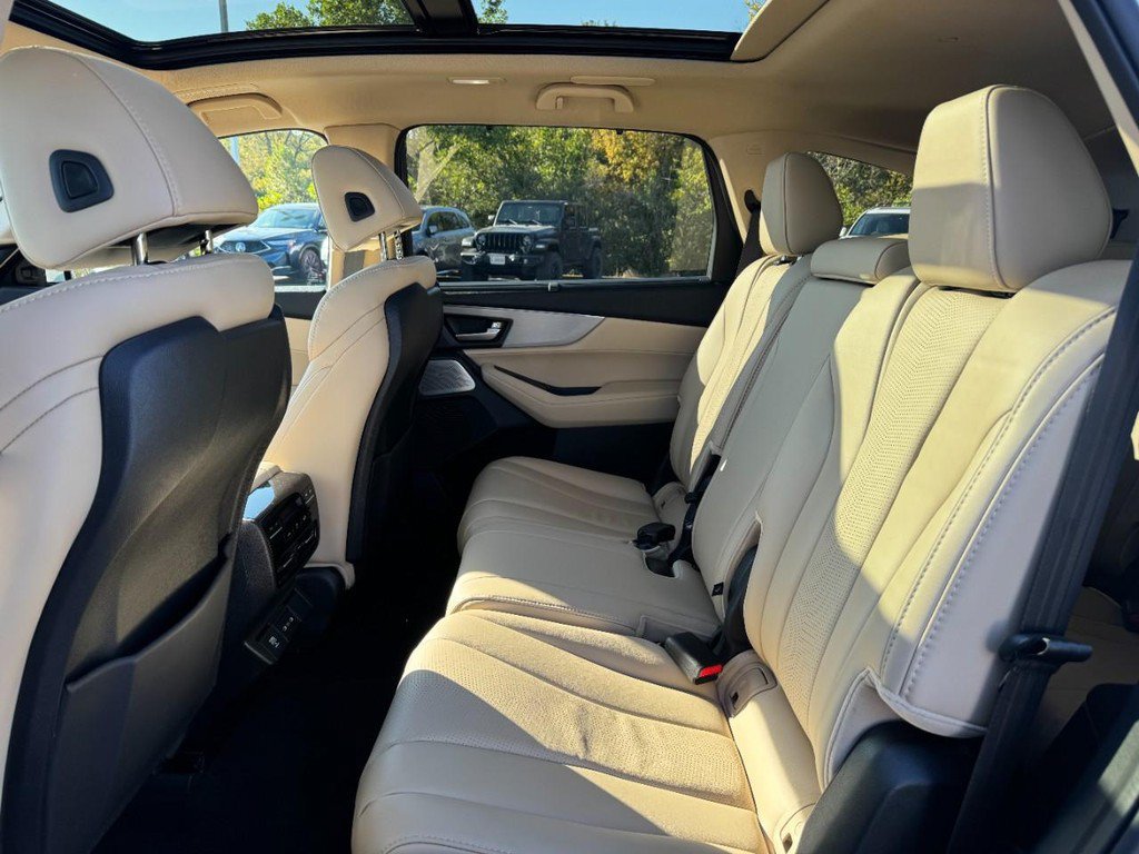 Certified 2025 Acura MDX w/ Technology Package AWD/4WD image 13