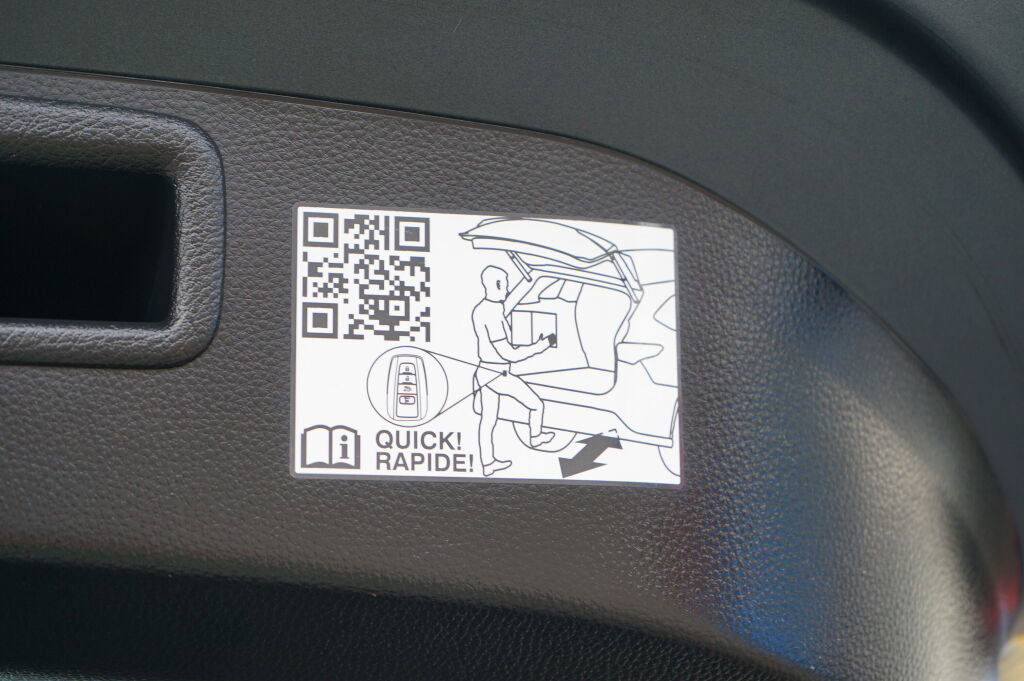 Used 2021 Toyota Venza LE image 11