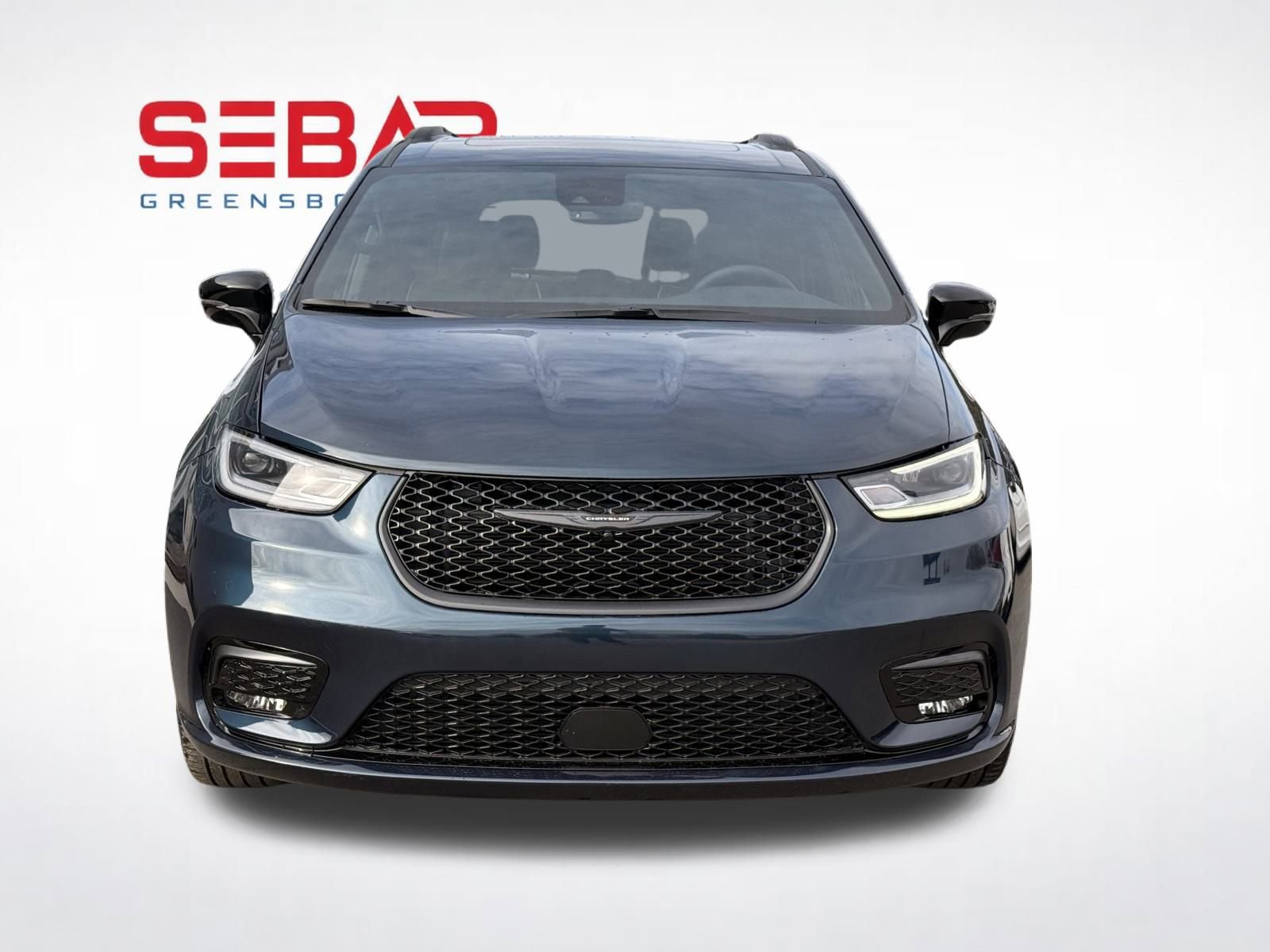 Used 2025 Chrysler Pacifica Limited image 3