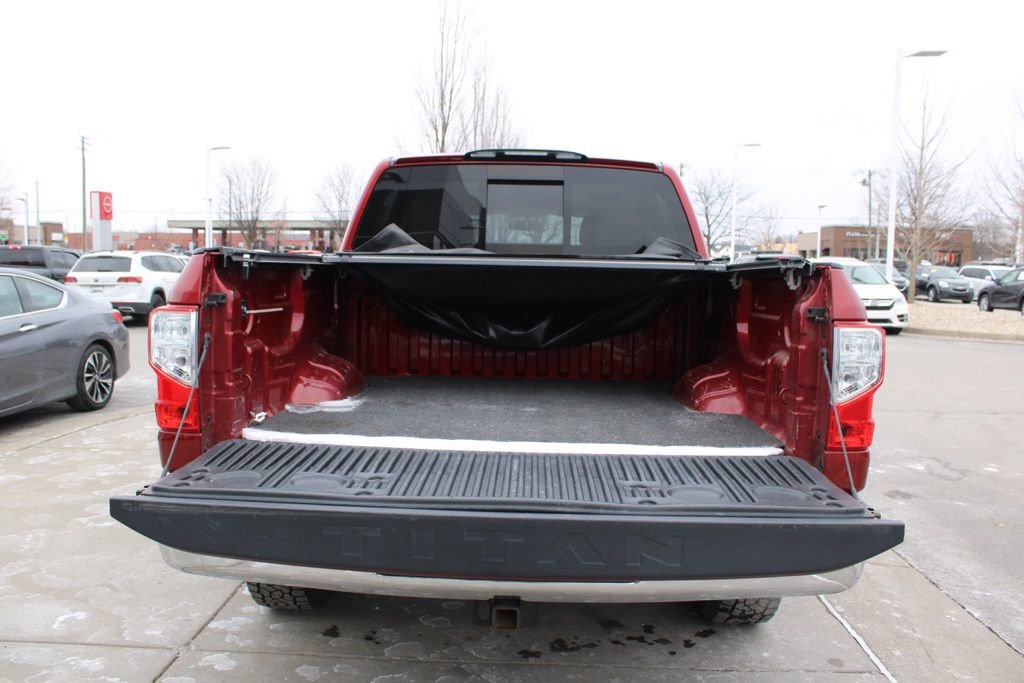 Used 2017 Nissan Titan SV image 11