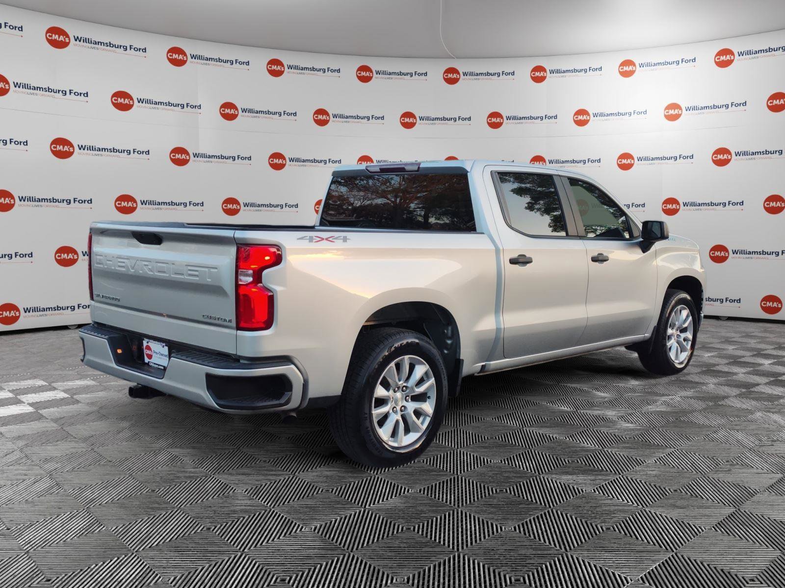 Used 2022 Chevrolet Silverado 1500 Custom image 5