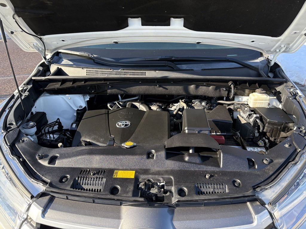 Used 2017 Toyota Highlander XLE image 8