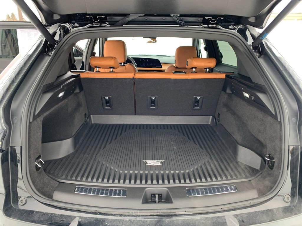 Used 2025 Cadillac XT4 Sport image 21
