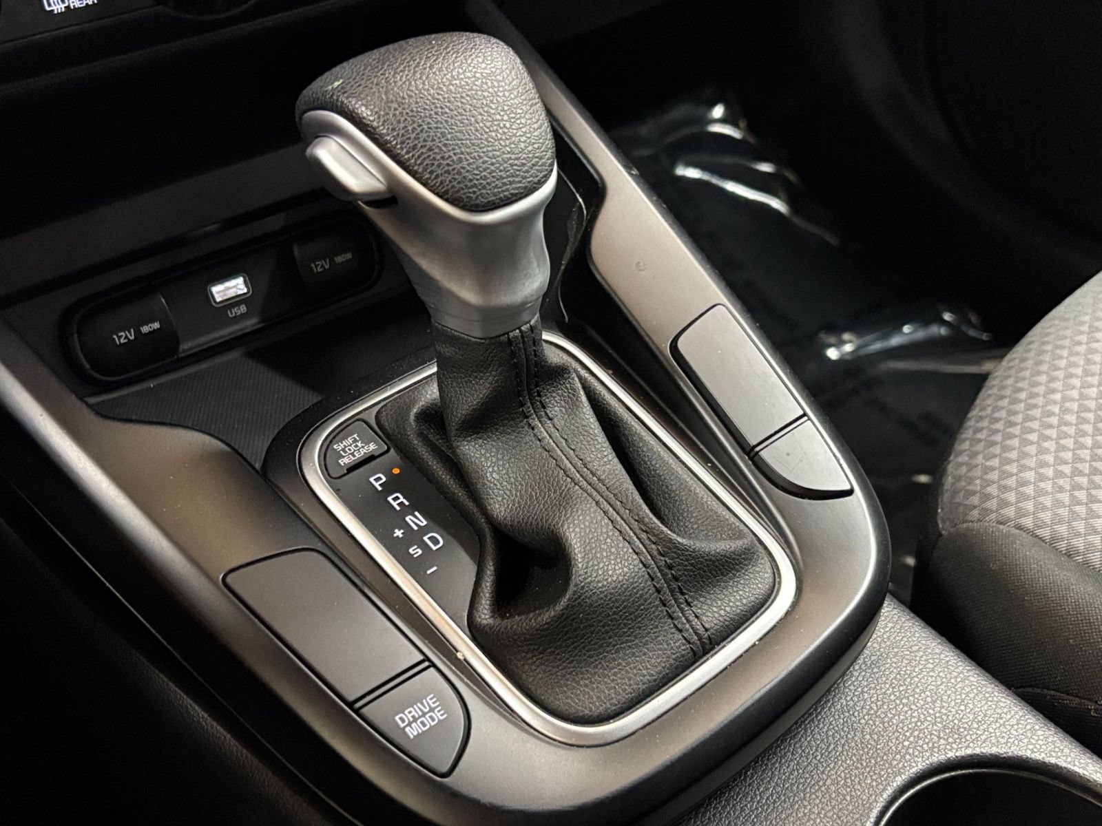 Used 2025 Kia Soul LX w/ LX Technology Package FWD image 38