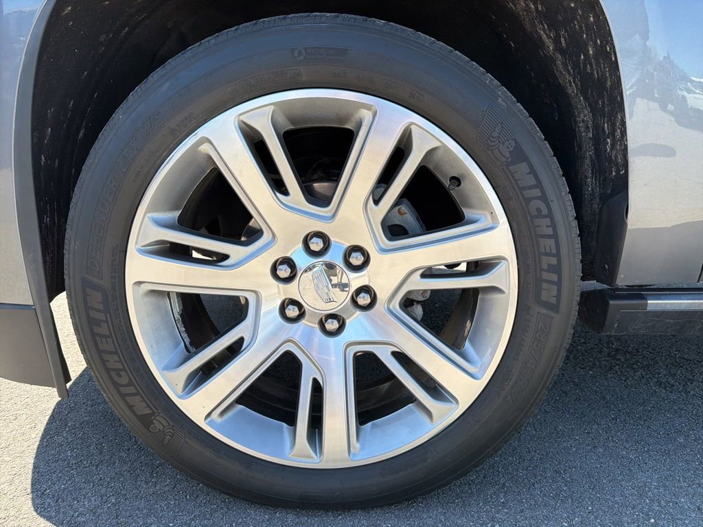 Used 2018 Cadillac Escalade Premium Luxury AWD/4WD image 16