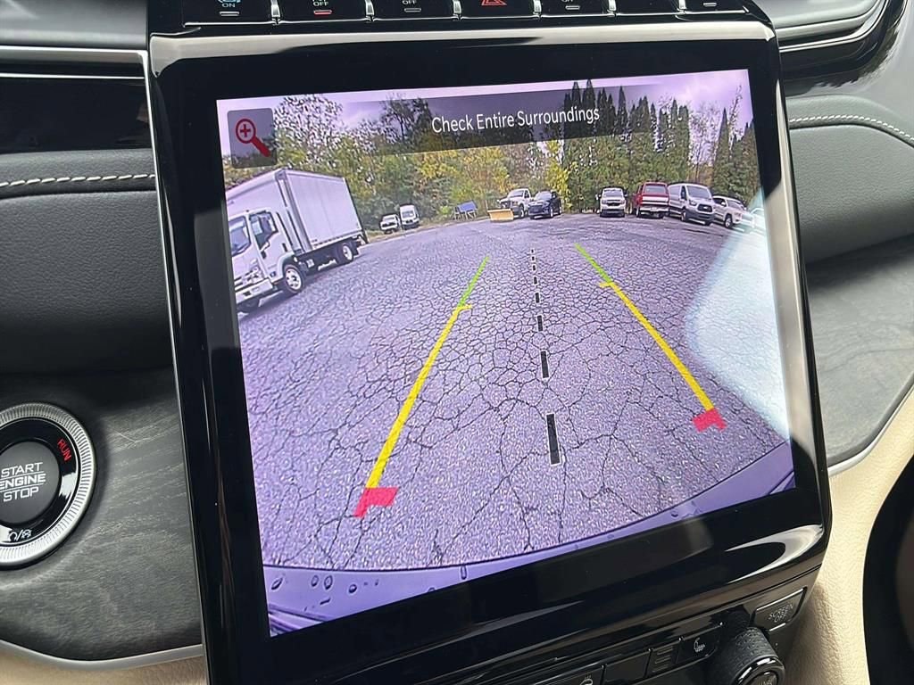 Used 2023 Jeep Grand Cherokee 4WD 4xe image 17