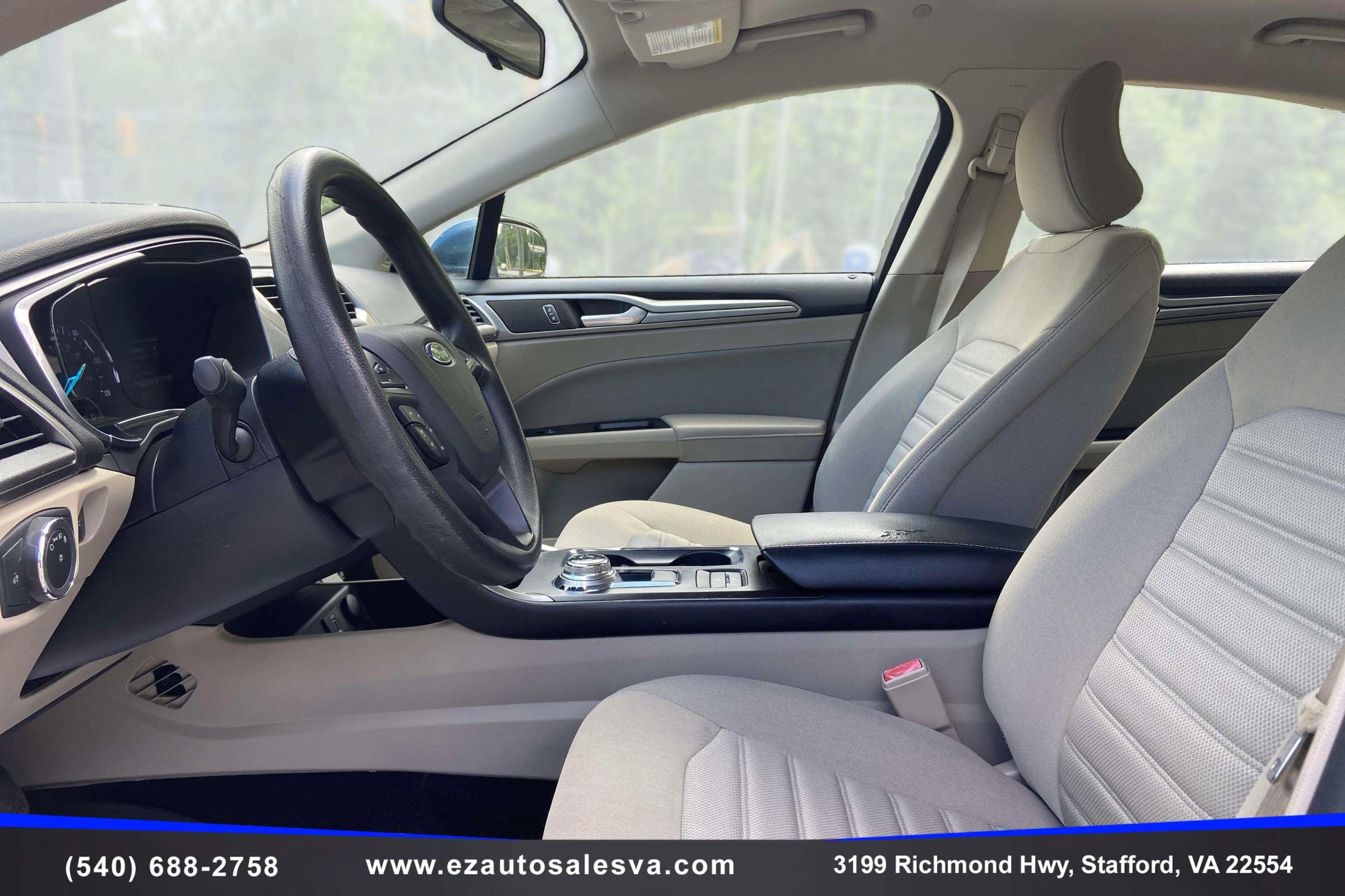Used 2018 Ford Fusion SE FWD image 14